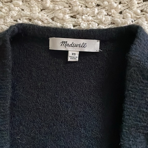 🎉 HP!! 🎉 Madewell Kent Cardigan Sweater in Black Coziest Yarn 🍂 - Picture 3 of 7